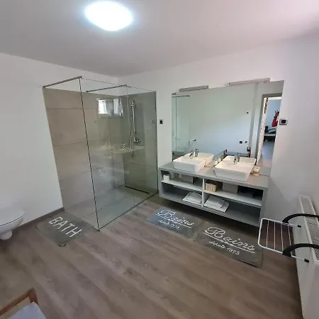 Spring And Summer Near Ljubljana With Free Secure Parking *