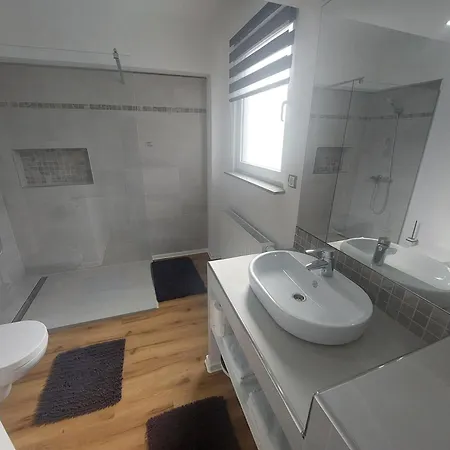 Appartement Spring And Summer Near Ljubljana With Free Secure Parking