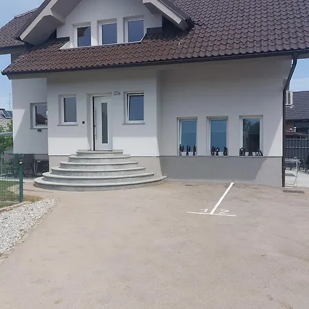 Spring And Summer Near Ljubljana With Free Secure Parking * Ντομζάλε