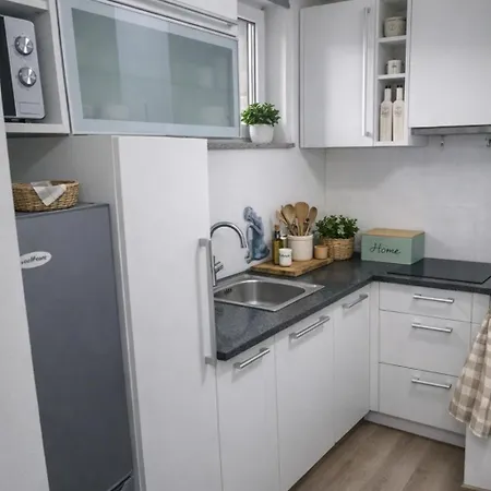 Spring And Summer Cosy Family Near Ljubljana & Parking Apartment *