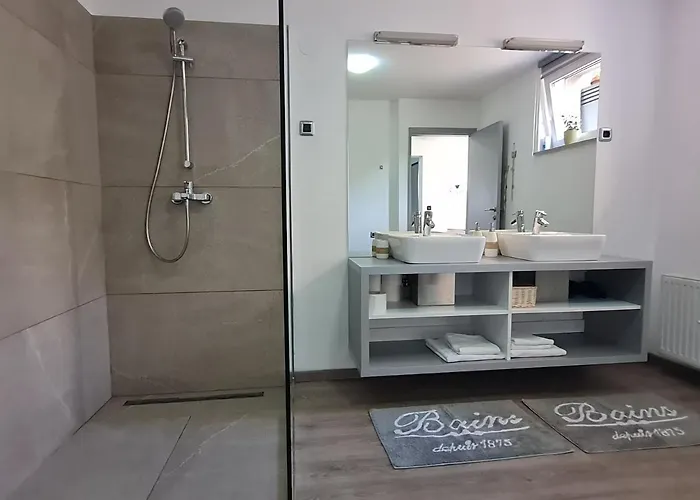 Spring And Summer Near Ljubljana With Free Secure Parking *