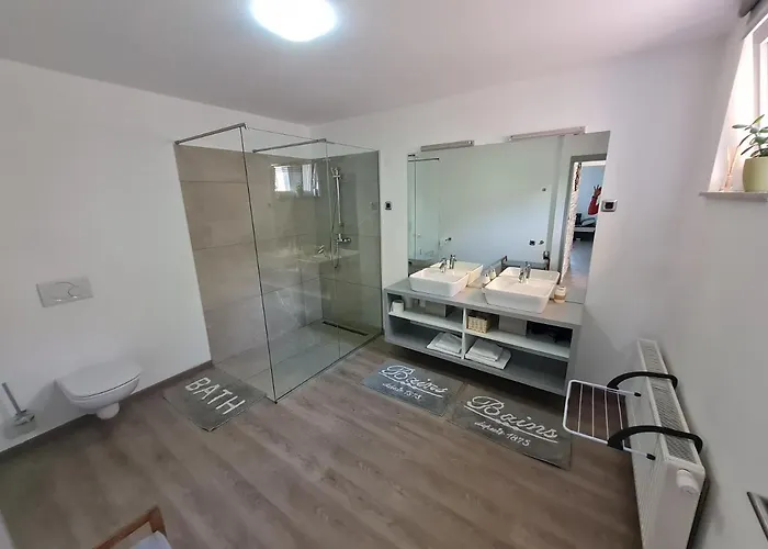 Spring And Summer Near Ljubljana With Free Secure Parking *