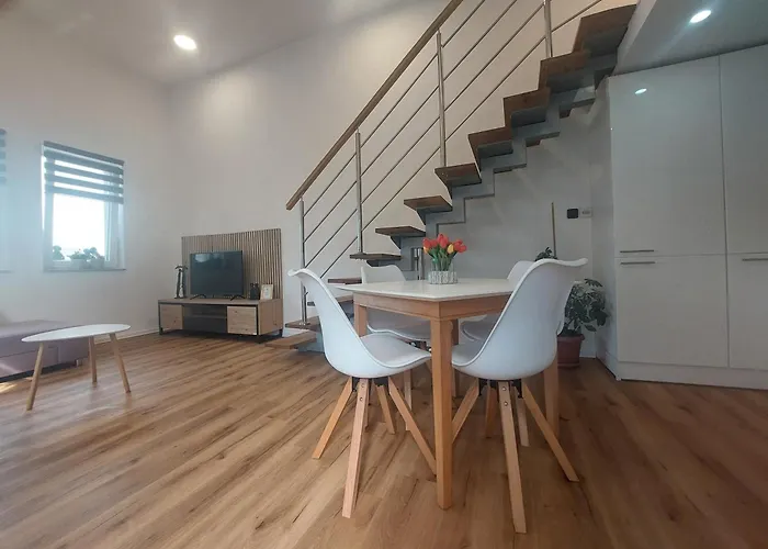 Spring And Summer Near Ljubljana With Free Secure Parking 돔잘