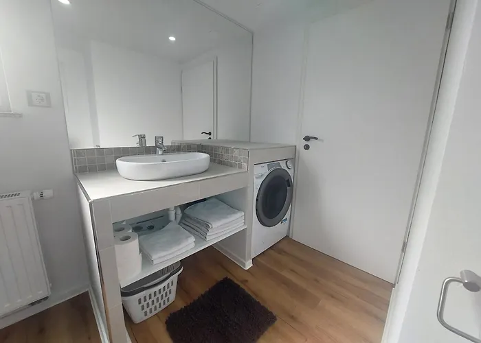 Spring And Summer Near Ljubljana With Free Secure Parking