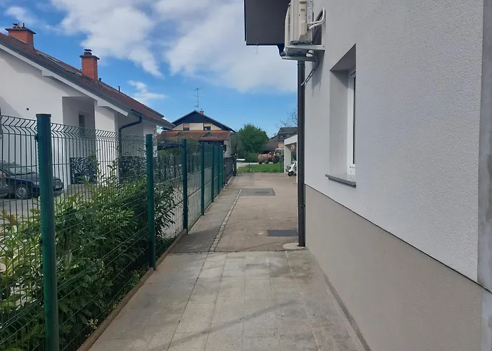 아파트 Spring And Summer Near Ljubljana With Free Secure Parking 돔잘