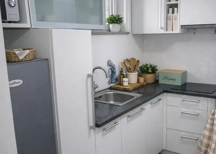 Spring And Summer Cosy Family Apartment Near Ljubljana & Parking Apartment *